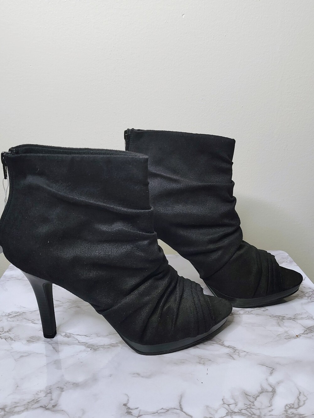 Fioni Black Ruched Peep Toe High Heel Booties Size 11 NWT